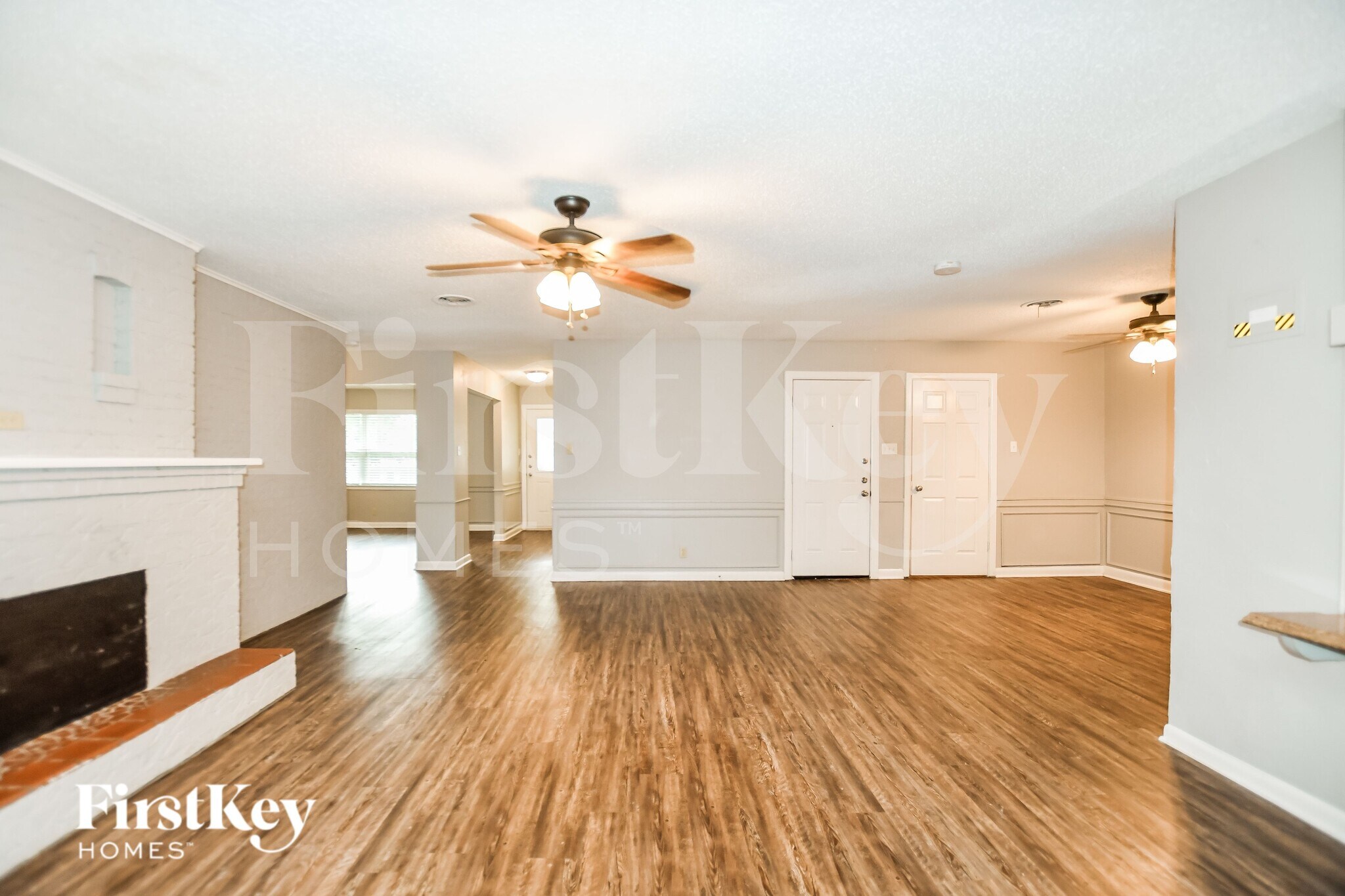 Building Photo - 1020 Mary Dr