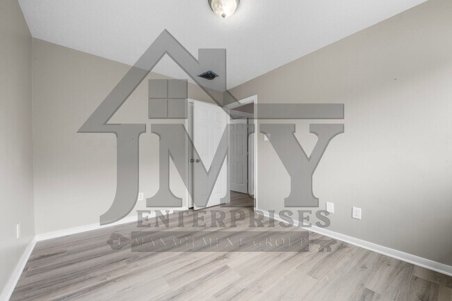 Building Photo - 2526 Aldon St