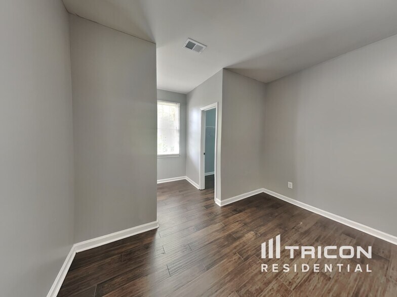 Building Photo - 1300 Ashworth Ave SW