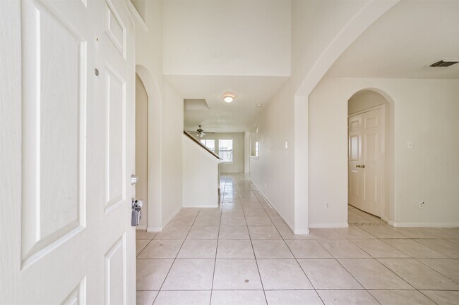 Building Photo - 7102 Calix Ln
