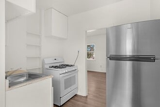 Building Photo - 611 Maude Ave