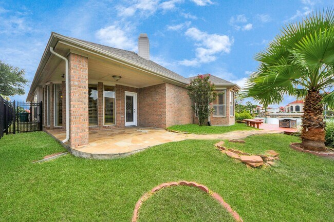 Building Photo - 12003 Sunrise Way