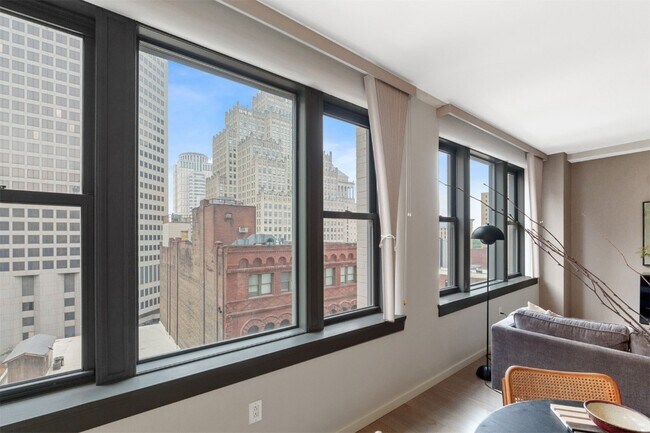 Building Photo - 915 Olive St