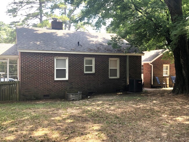 Building Photo - 2808 Virginia Ave
