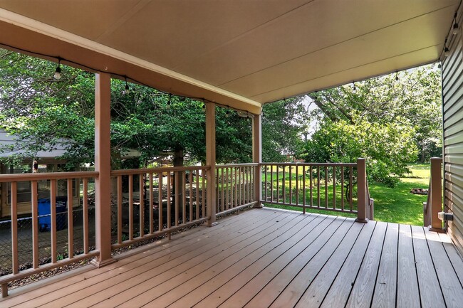 Building Photo - 4-bedroom, 2.5-bath home located in Upper Marlboro