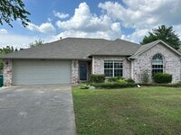 Building Photo - Available June 1st! 3-Bedroom, 2-Bathroom ...