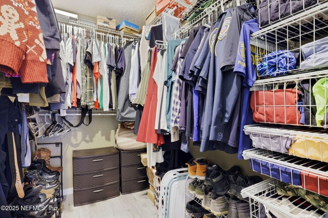 Building Photo - 1453 Lindseys Xing Dr