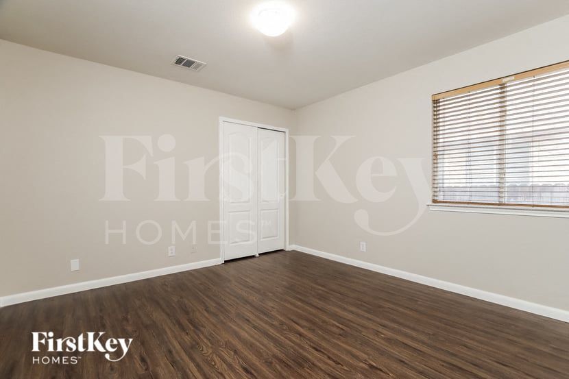 Building Photo - 237 Val Verde Dr