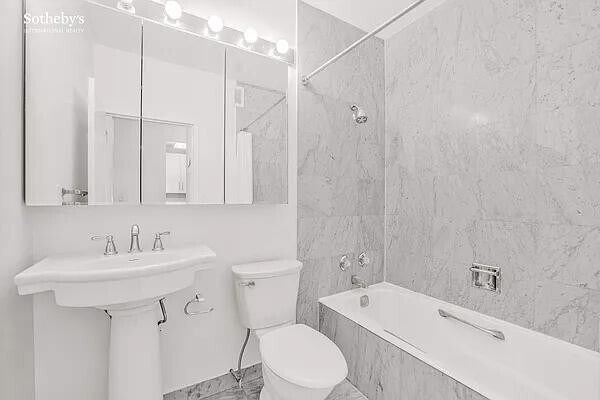 Building Photo - 380 Rector Pl