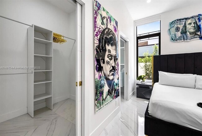 Building Photo - 2225 NE 19th St