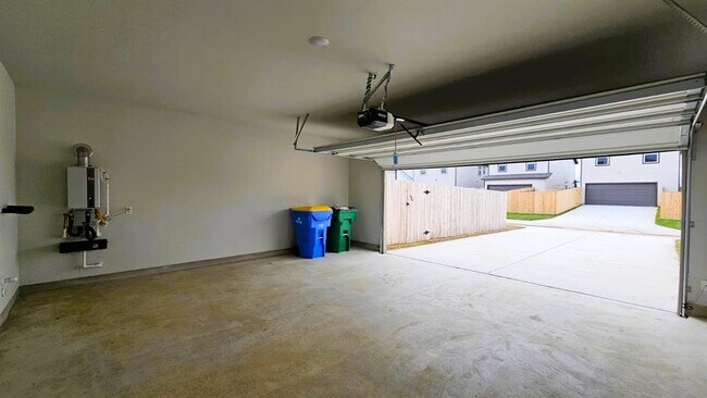 Building Photo - 104 Greinert Dr