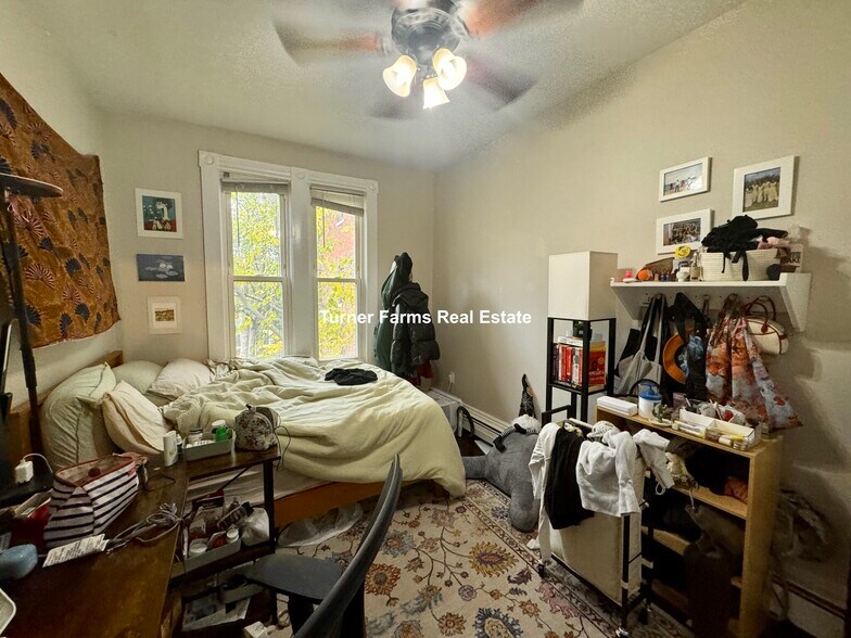 Building Photo - 717 Parker St