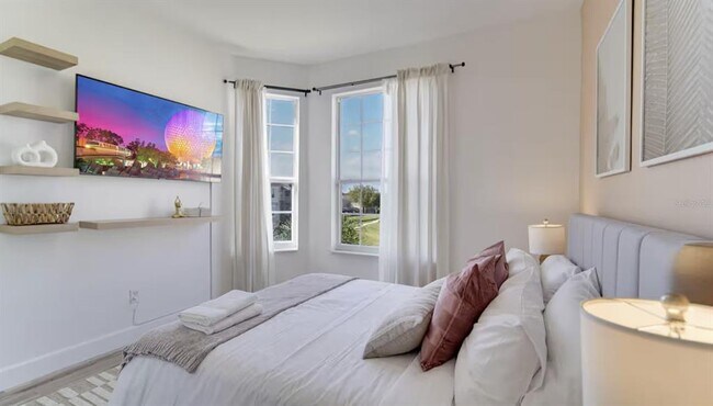 Building Photo - 8103 Coconut Palm Way