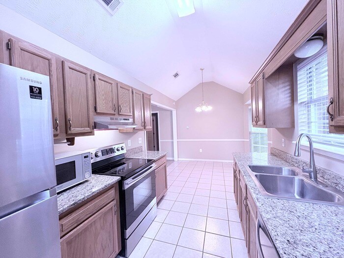 Building Photo - 3007 Willow Dr