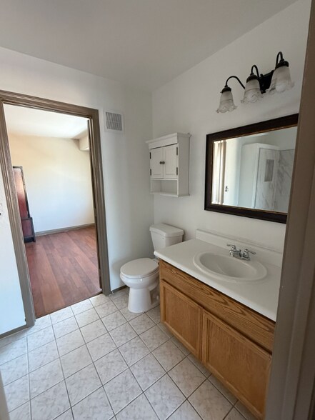 Building Photo - 812 Angel Star Ln