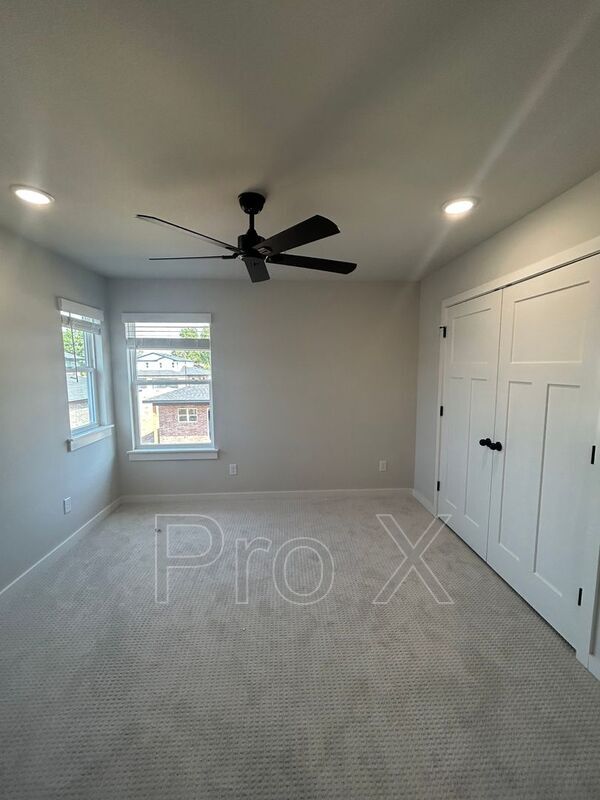 Building Photo - 623 Cosmos St