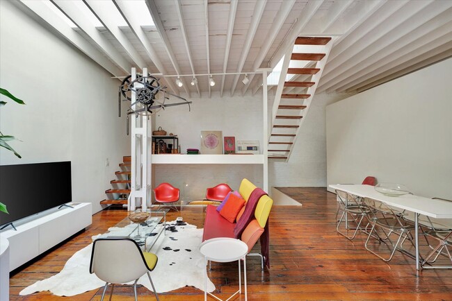 Building Photo - Gated Studio Loft Designed by Architect Ja...