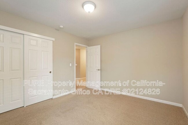 Building Photo - 441 Picasso Cir