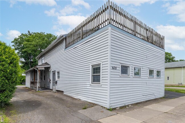 Building Photo - 675 S Clinton Ave