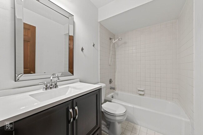 Building Photo - 683 Honeysuckle Dr