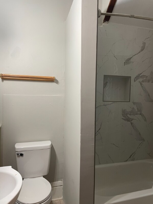 Building Photo - 65 Smith Pl