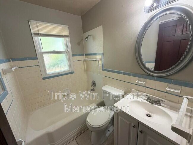 Building Photo - 7417 Pleaseway Dr