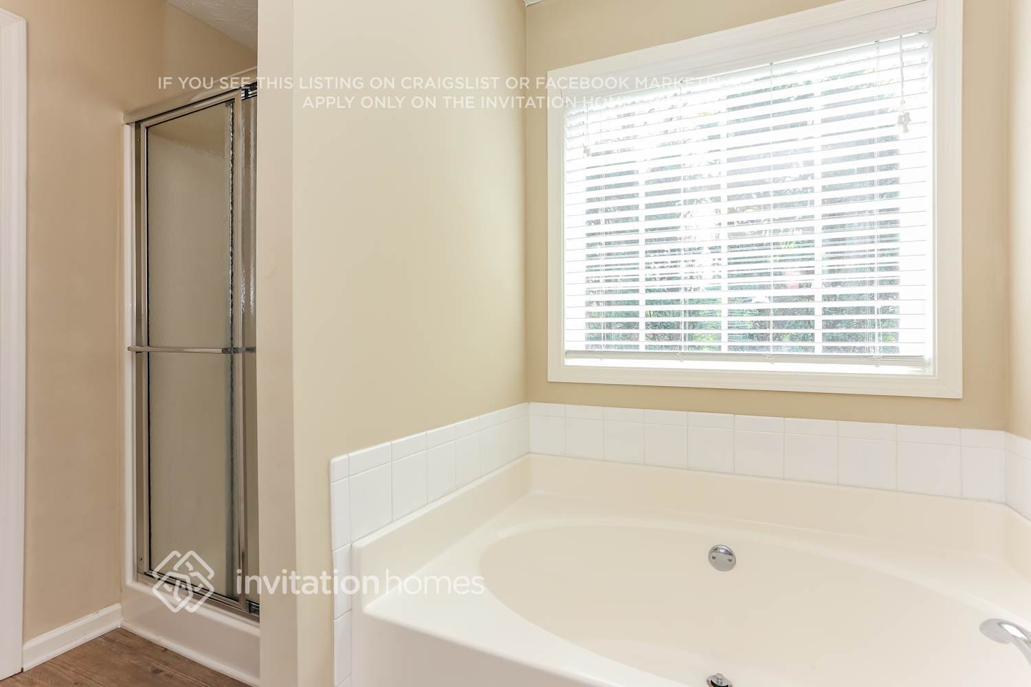 Building Photo - 220 Lake Valley Dr SW