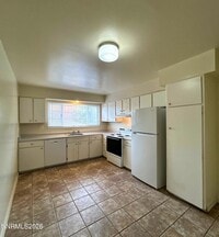 Building Photo - 3285 Gypsum Rd