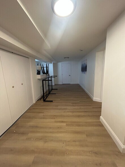 Building Photo - 6025 Fyler Ave