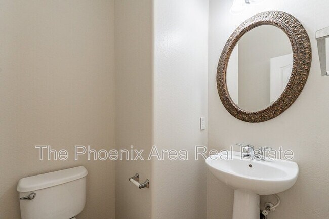 Building Photo - 2189 S Sanders Dr