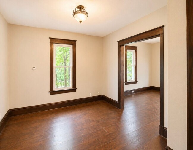 Building Photo - 836 Stadelman Ave