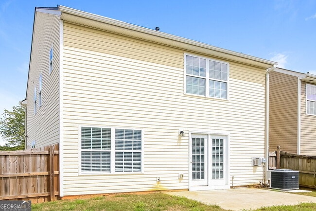 Building Photo - 10 Chandler Cir
