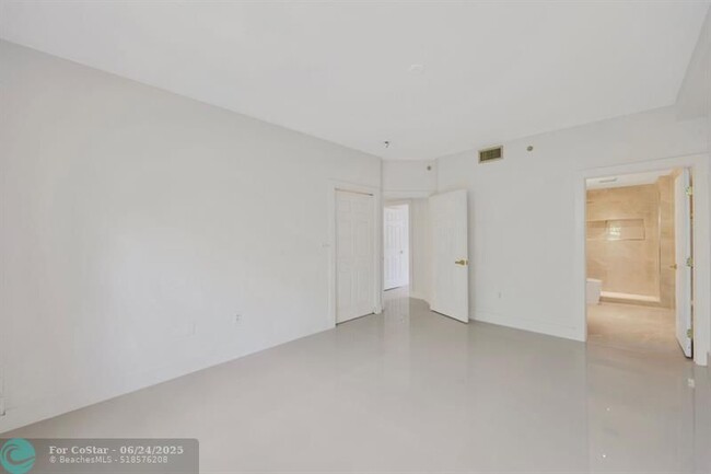 Building Photo - 1803 N Flagler Dr