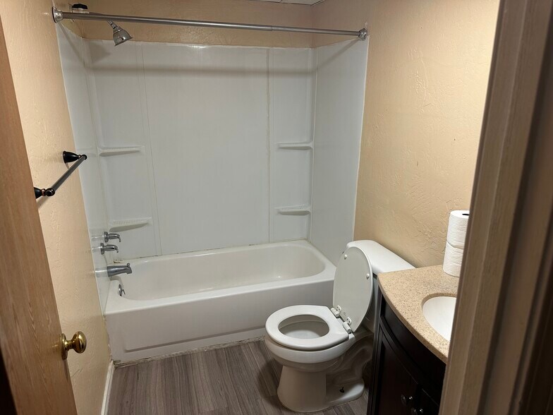 Bathroom - 142 Townsend Ct