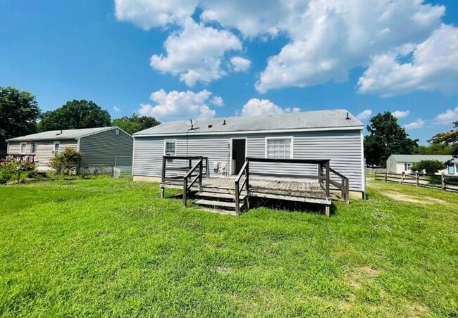 Building Photo - 8806 Leafycreek Dr