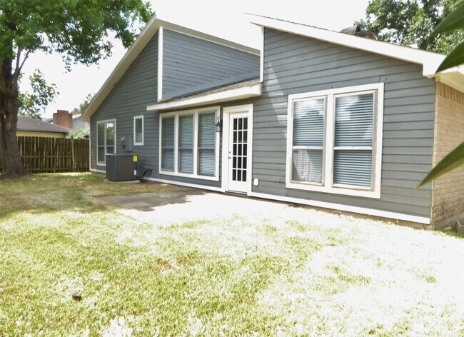 Building Photo - 21311 Park Mt Dr