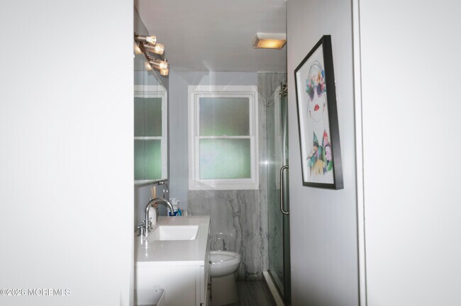 Building Photo - 295 Roosevelt Ave