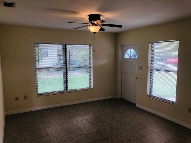 Building Photo - 1923 Jefferson Ave