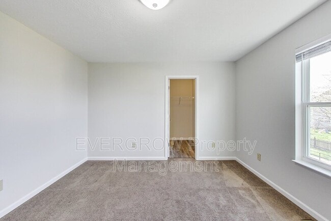 Building Photo - 839 Stonehurst Dr