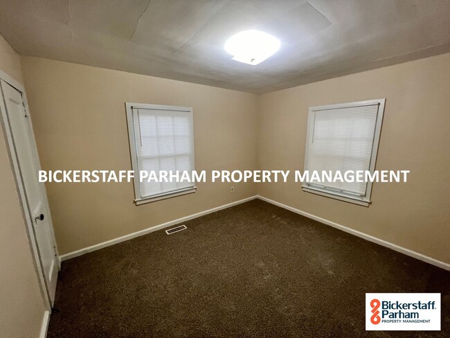 Building Photo - Great Family Home, Located off of Veterans...