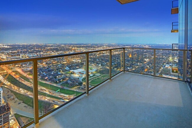 Building Photo - 44 East Ave