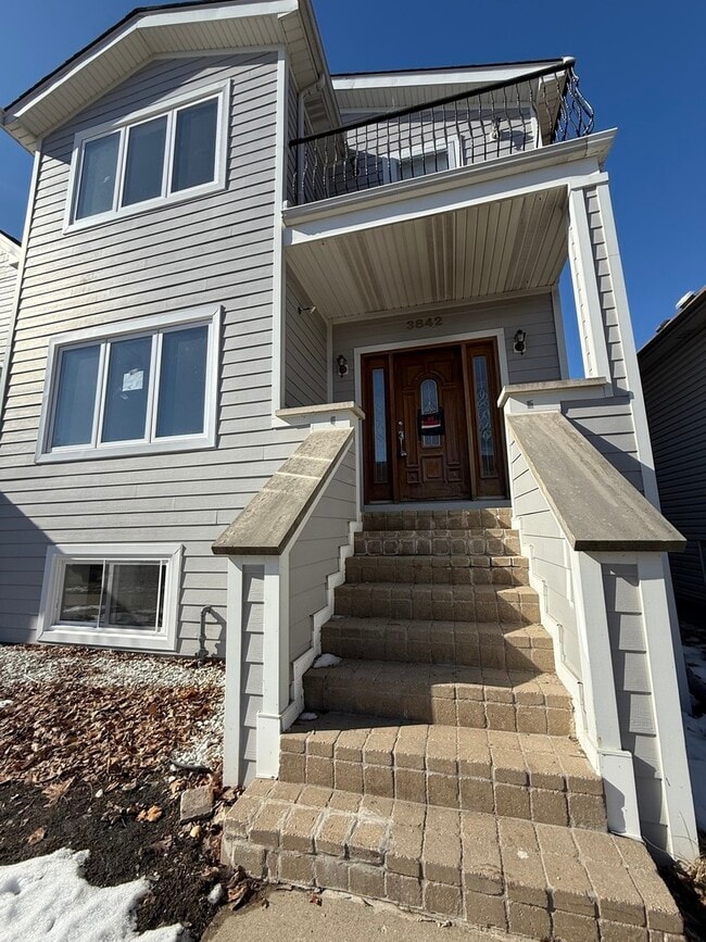 Building Photo - 3842 N Newcastle Ave