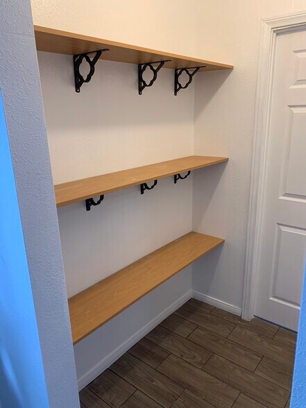 Hallway Storage/Decor Space - 526 Brooks Ave