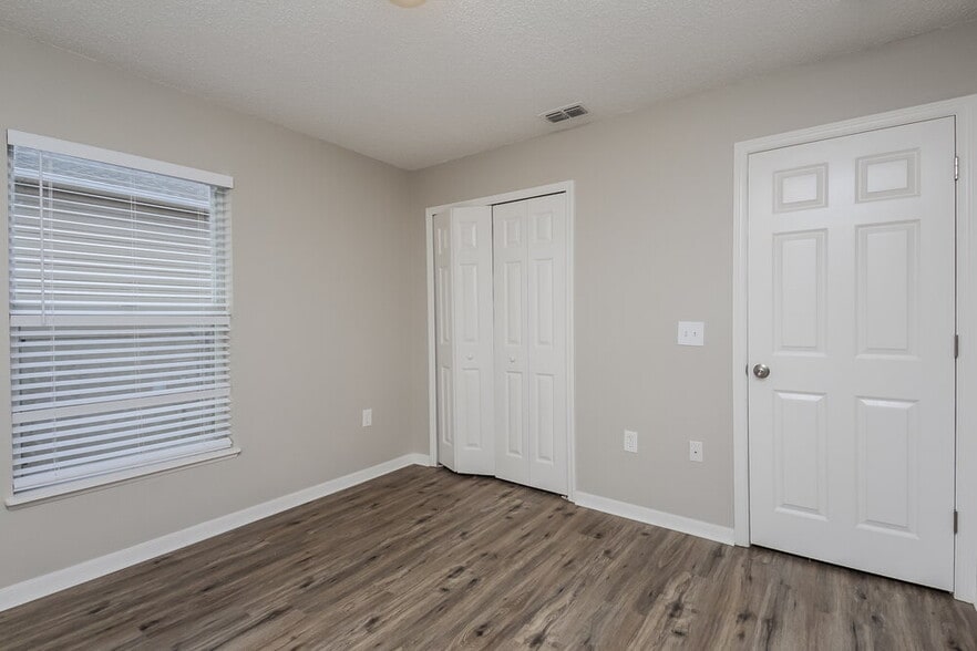Building Photo - 1416 Muir Cir