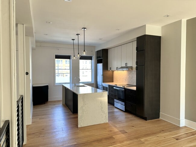 Building Photo - 32 E Court St