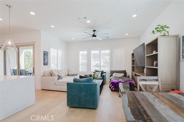 Building Photo - 11743 Canoga Ave