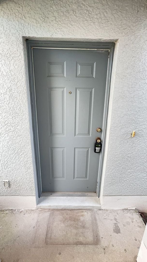 Building Photo - MOVE IN SPECIAL- Newly renovated 3 bedroom/2.5 bath townhouse for rent located in the lovely gate...