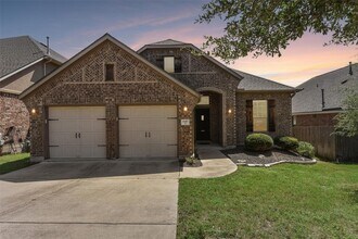 Building Photo - 640 Loma Cedro Bend