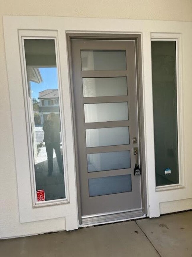 Building Photo - Foothill Perfection with Solar + EV car ch...