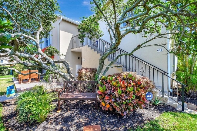 Building Photo - 621 Waterside Dr